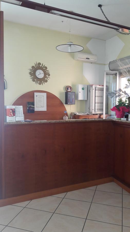 Hotel Parigi 카스텔산피에트로테르메 외부 사진