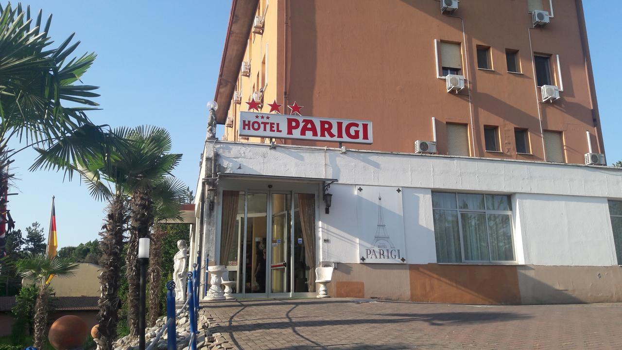 Hotel Parigi 카스텔산피에트로테르메 외부 사진