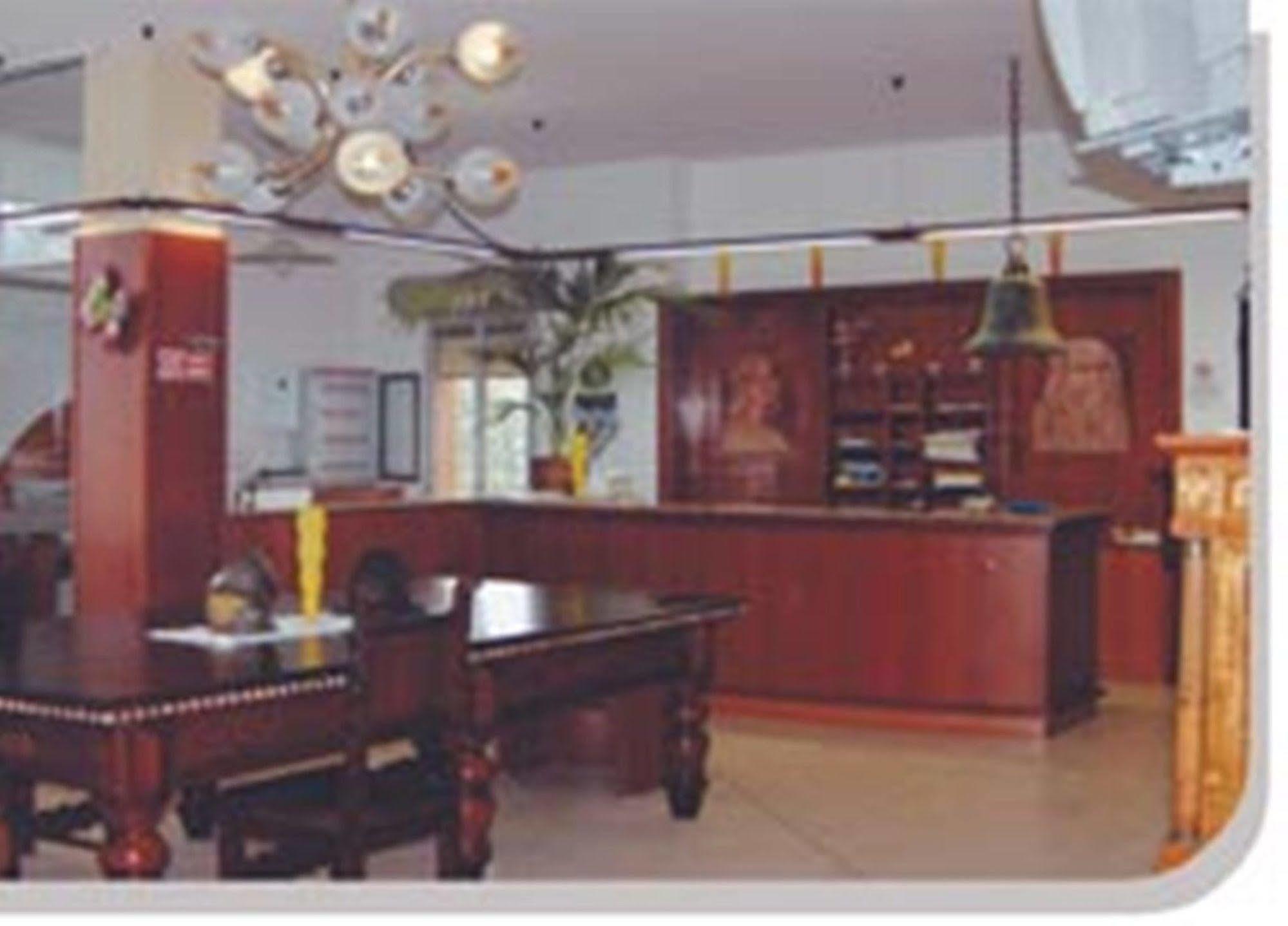 Hotel Parigi 카스텔산피에트로테르메 외부 사진